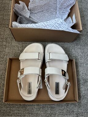 Steve Madden White Cream Leather Platform Sandals